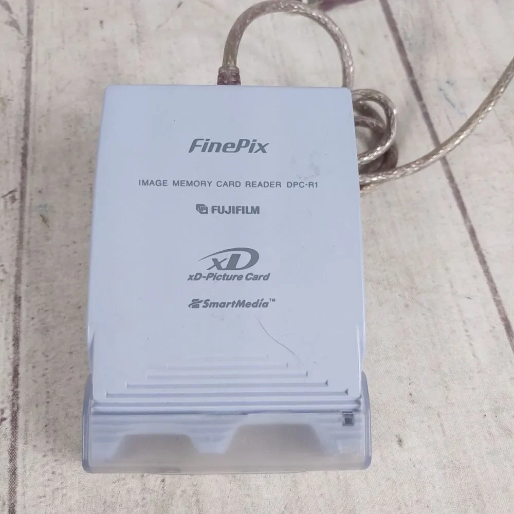 Fujifilm DPC-R1 FinePix Image Memory Picture Card Reader USB - TESTED WORKING